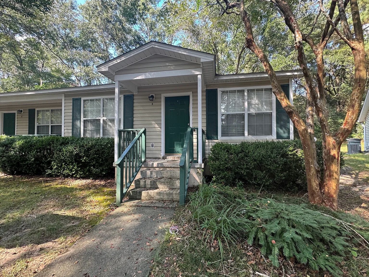 2 bed, 1000 sqft, $1,100 — Photo 1