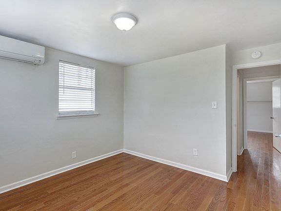2nd image of 737 E Gwinnett St APT A