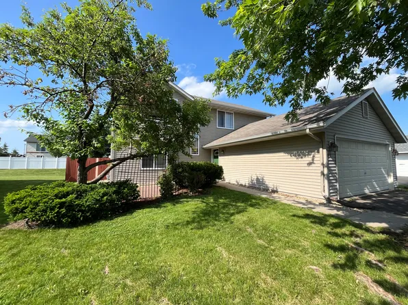 817 Jack Russell Ave, Shakopee, MN 55379