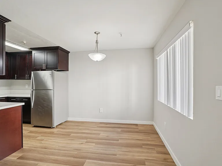 Chadron Apts — Photo 24