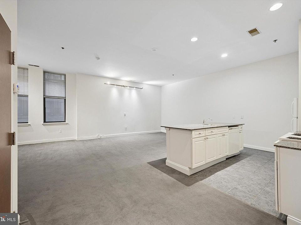 1st image of 1001 Chestnut St #205W