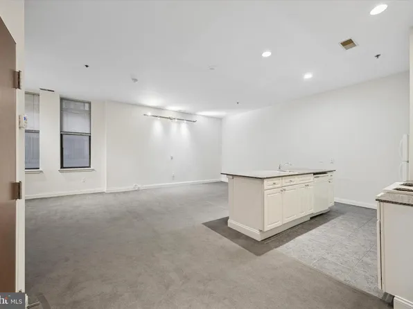 1001 Chestnut St #205W, Philadelphia, PA 19107