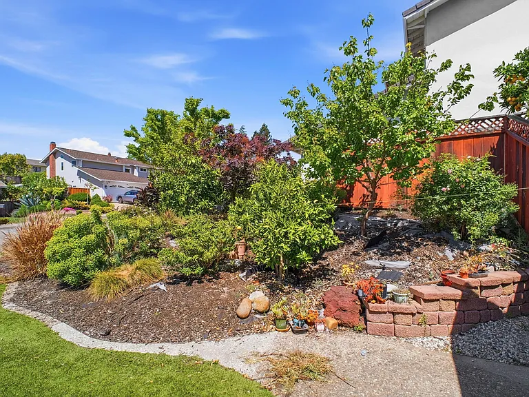 6001 Castlebrook Dr — Photo 36