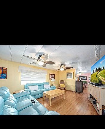5th image of 294 Edwardo Ave