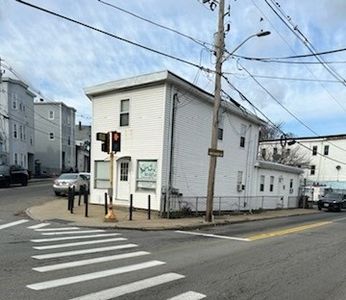 365 Lawrence St, Lowell, MA, 01852