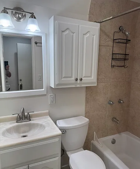 851 W 23rd St #C — Photo 11