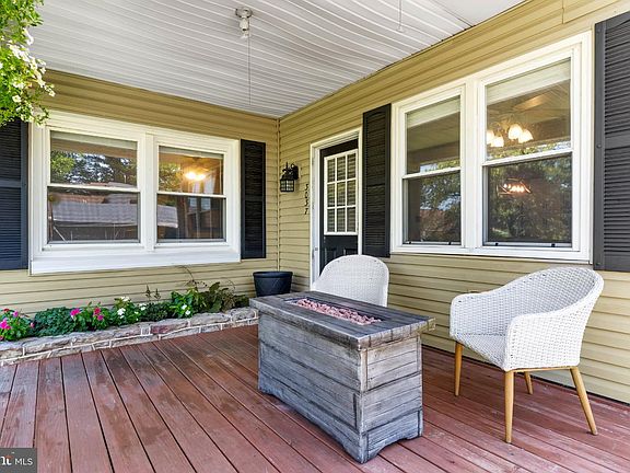 3rd image of 3037 Spring Rd