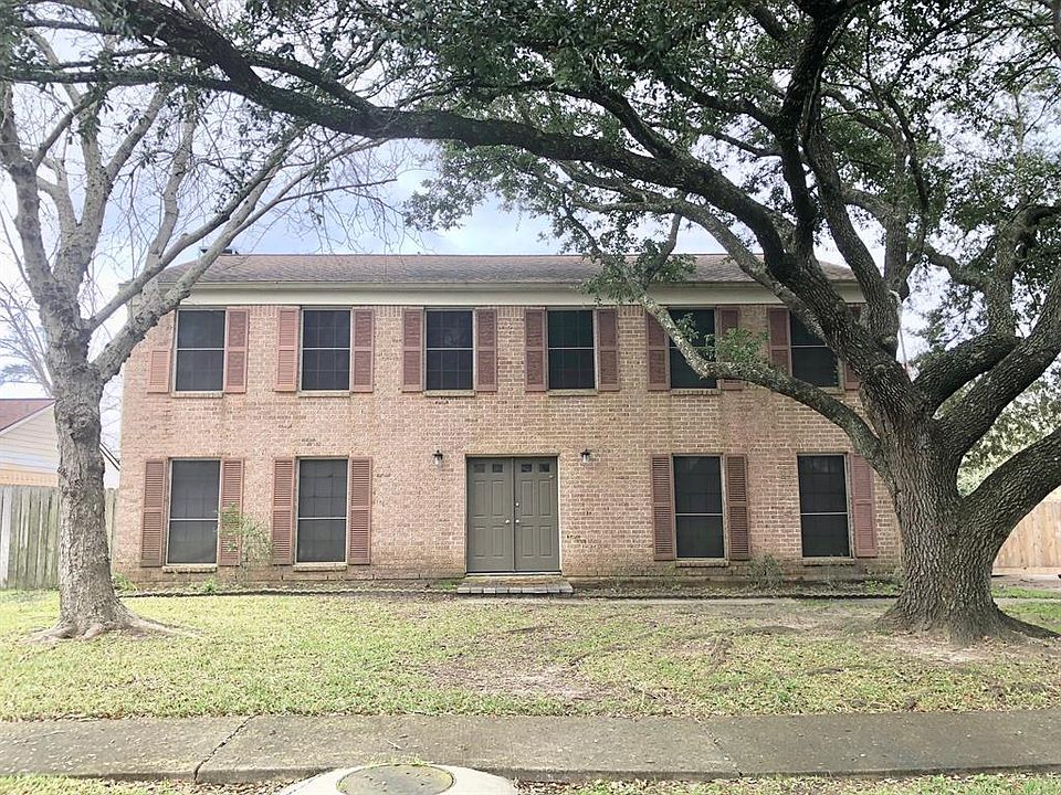 1st image of 423 Gleneagles Dr