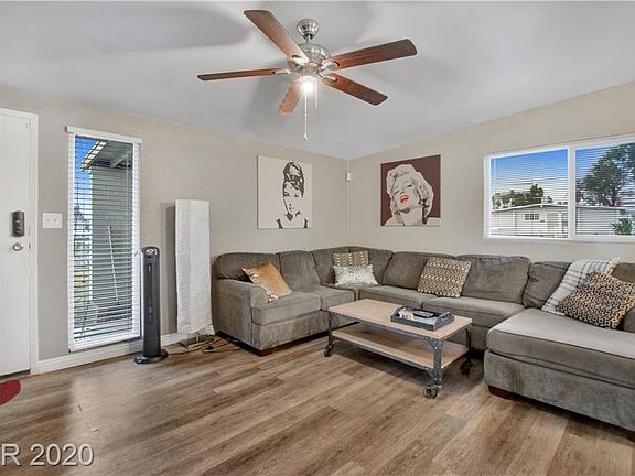 5th image of 1564 Capistrano Ave