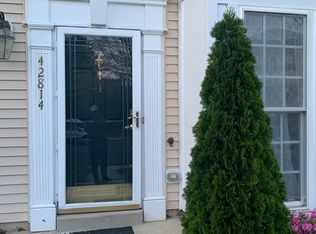 42814 Shaler St, Chantilly, VA 20152