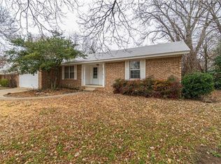 1029 W Imhoff Rd, Norman, OK 73072