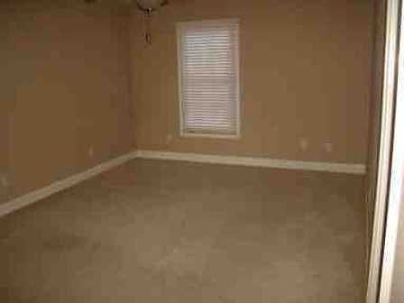 3rd image of 1775 Emerald Pointe Dr