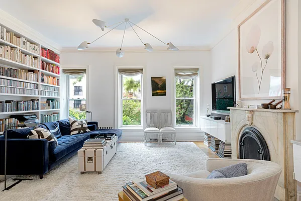 Sold by Compass | media 7