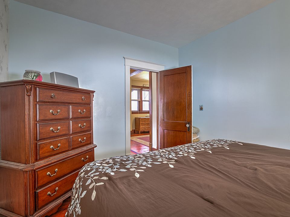 1st image of 2316 S 35th Ave