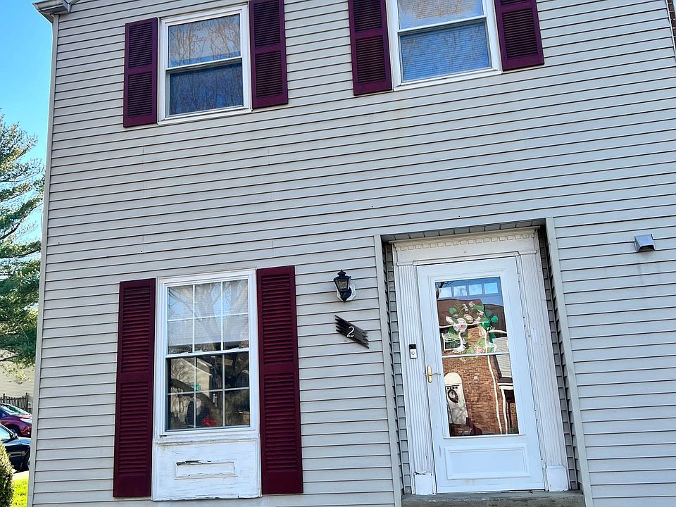 Front Entrance / Exterior