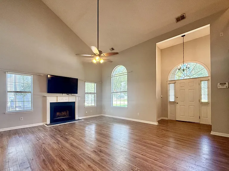 102 Adthan Cir — Photo 19