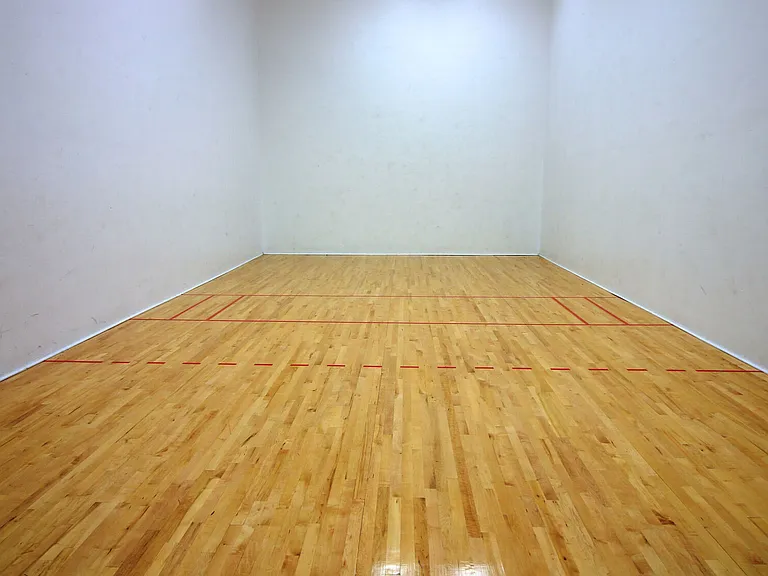 Preston Racquet Club Apartments — Photo 16