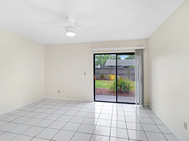 4016 Mountain Springs Ln — Photo 15