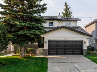52 N Shawnee Way SW, Calgary, AB T2Y 2V4