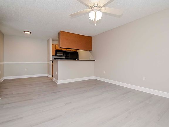 3rd image of 202 Lake Parsons Grn Unit 207