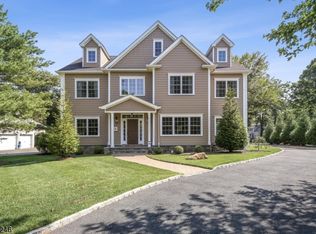 252 Brooklake Rd, Florham Park, NJ 07932