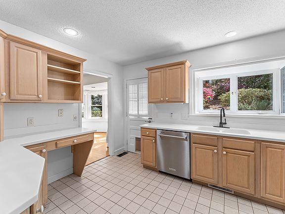 4th image of 1055 Inverness Rd