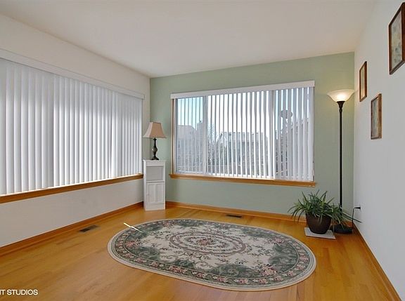 5th image of 2603 Newton Ct
