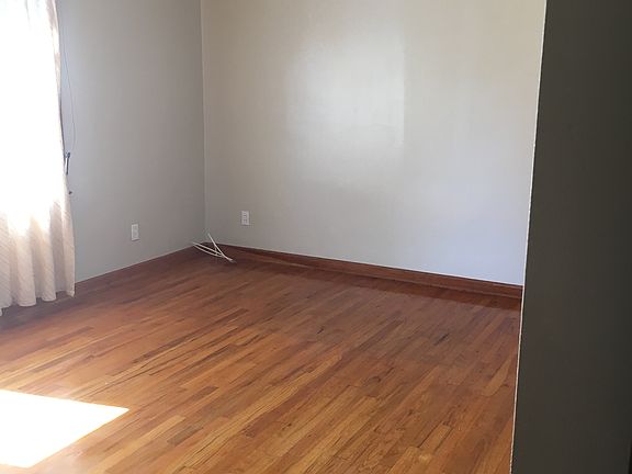 Living room, hardwood floors