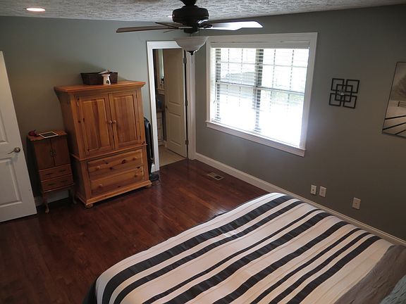 4th image of 5100 Flint Hill Dr