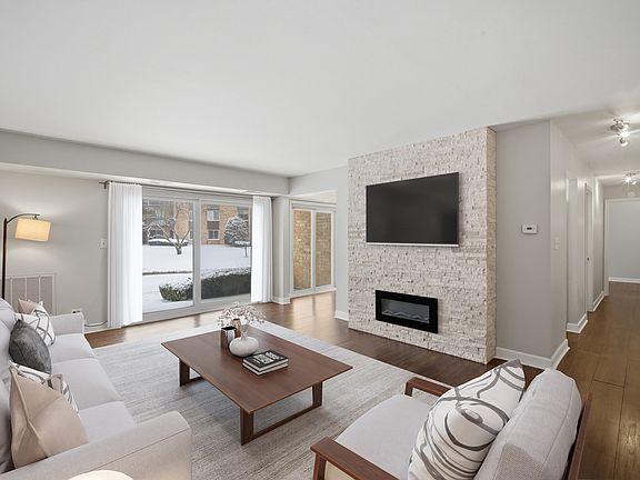 2nd image of 1103 S Hunt Club Dr APT 129