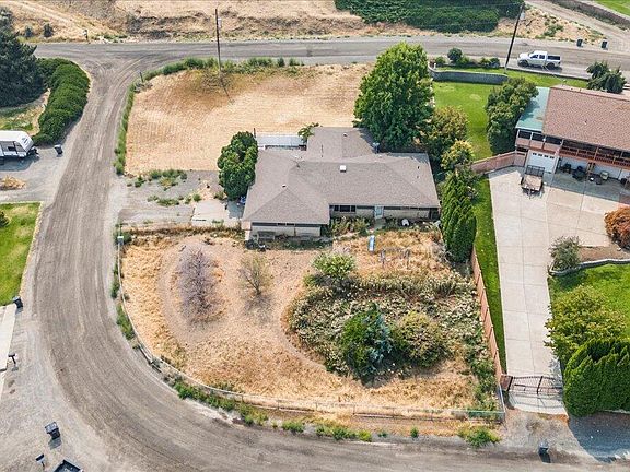 4th image of 3410 Hillside Pl