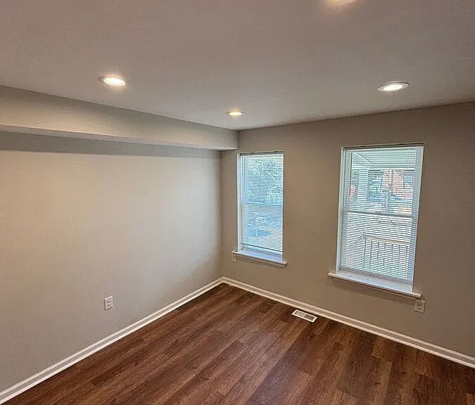 5301 Maple Ave — Photo 5