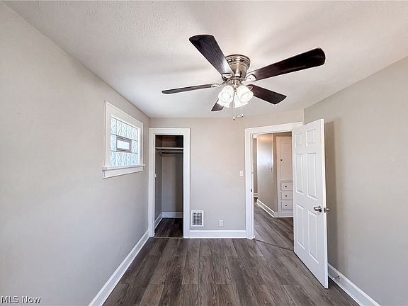 4th image of 4415 Oak Park Ave