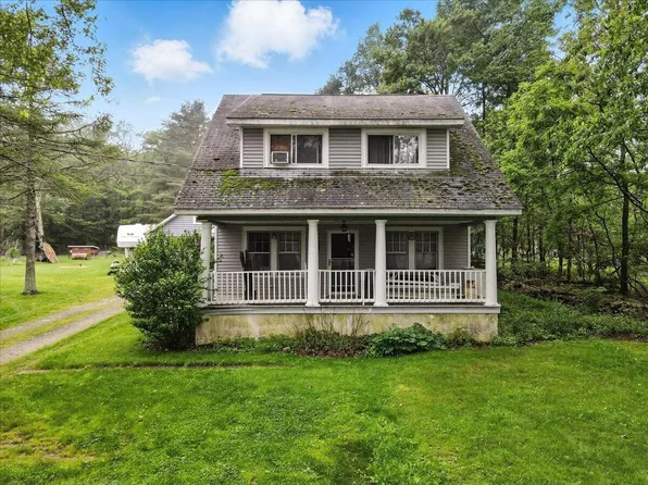 300 Route 590, Greeley, PA 18425