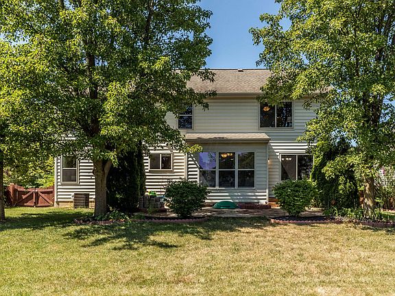 4th image of 7850 Glenmore Dr