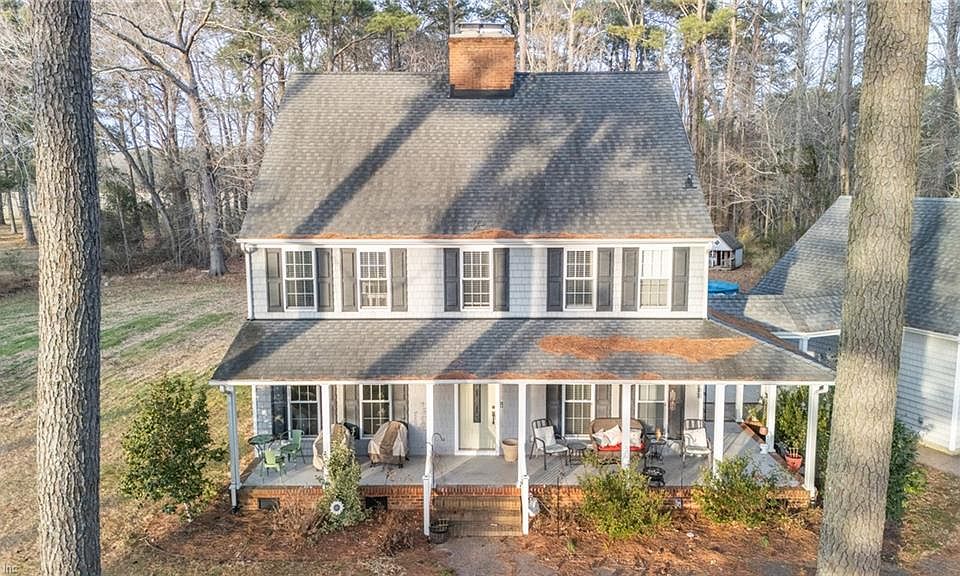 1st image of 3212 Douglas Rd