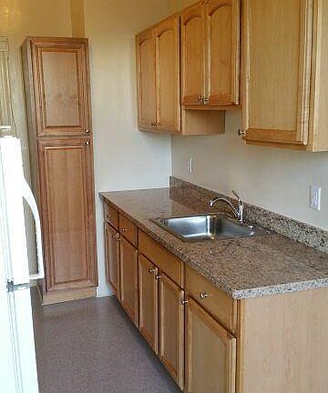 4th image of 400 Hyde St #408