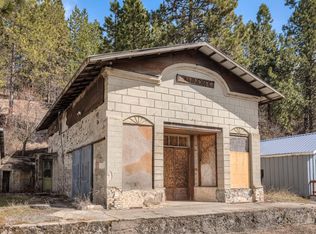 411 S Lakefront Ave, Harrison, ID 83833