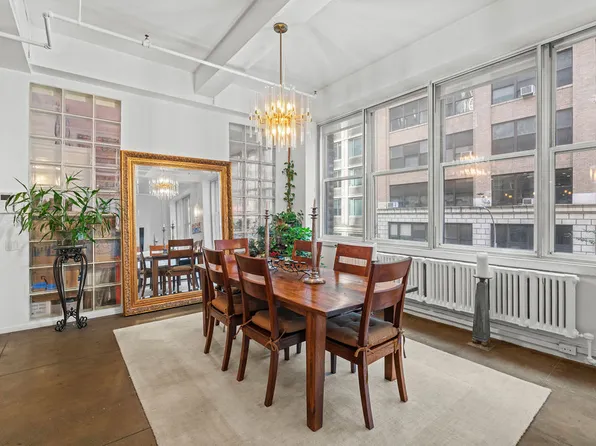 335 West 38th Street image 7 of 21