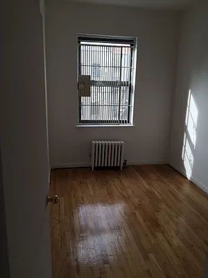 Rented by Eric Goodman Realty Corp | media 14