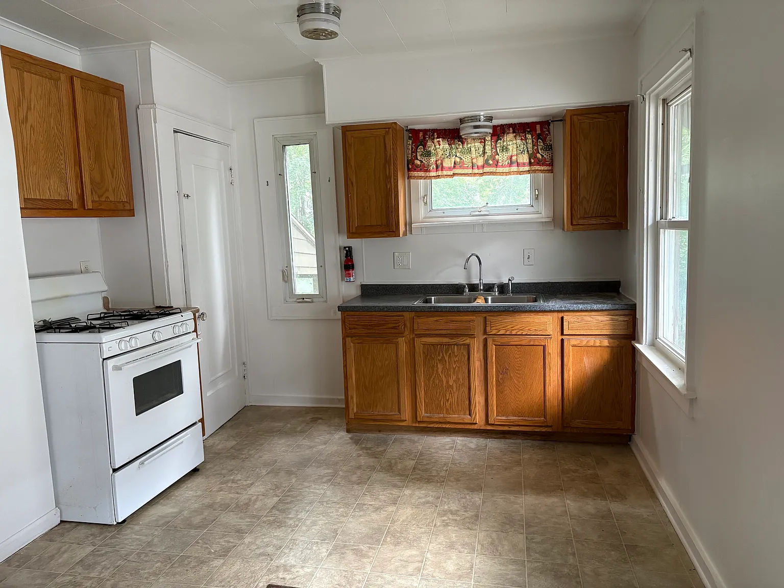 2 bed, 900 sqft, $850 — Photo 4