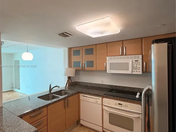 2101 Brickell Ave APT 502, Miami, FL 33129