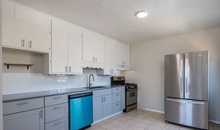1st image of 710 W 12th St #2