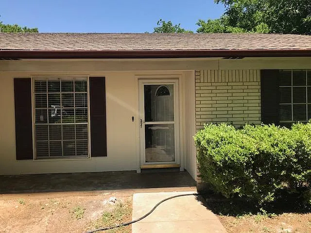 4 bed, 2000 sqft, $1,995 — Photo 3