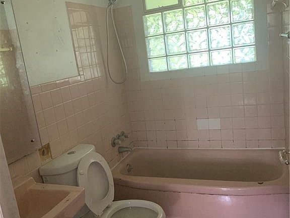 5th image of 2437 England Ave