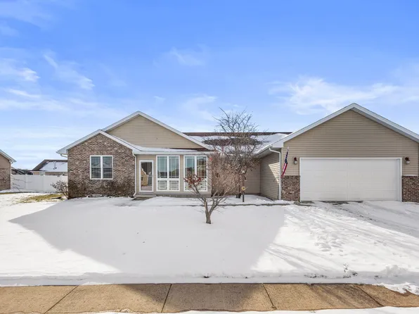 307 Zehr Ln, Fisher, IL 61843