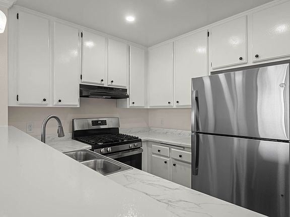 5th image of 1255 1/2 N Orange Dr #309