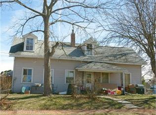 520 Nevada St, Dubuque, IA 52001