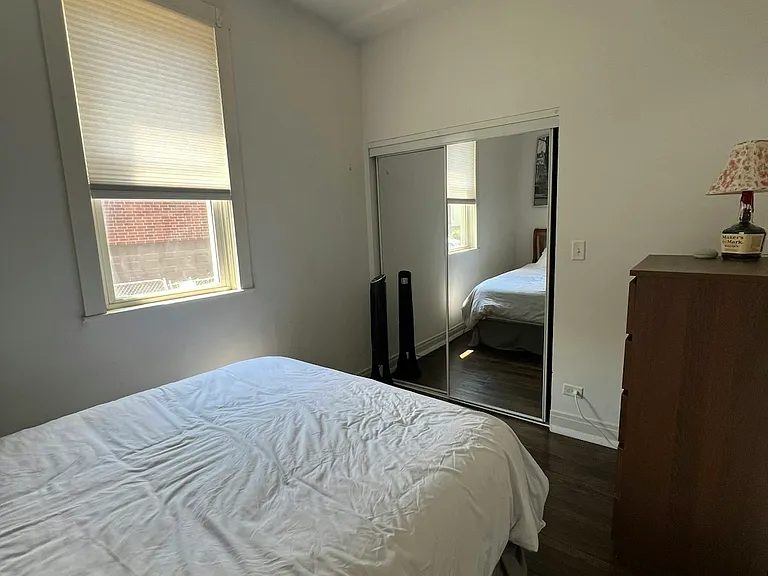 1916 N Rockwell St #1 — Photo 5
