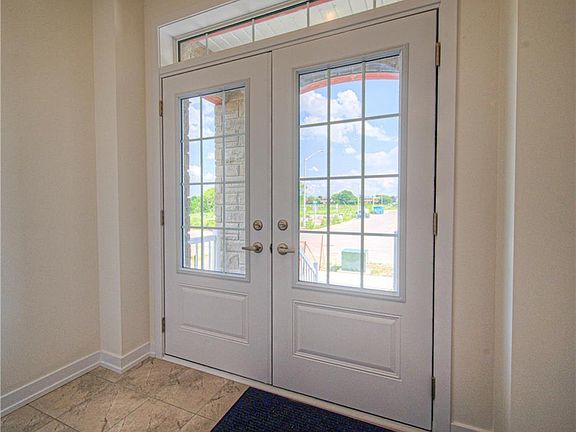 4th image of 100 Moss Dr